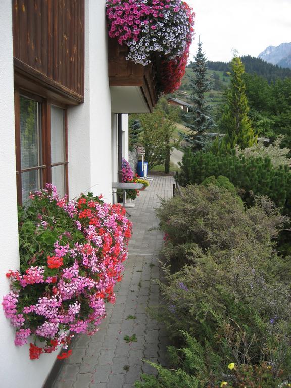 Chasa Plajet Appartement Ramosch Buitenkant foto